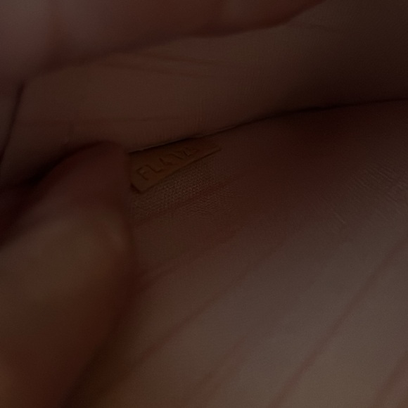 Louis Vuitton GM Neverfull Pouch - Picture 7 of 11